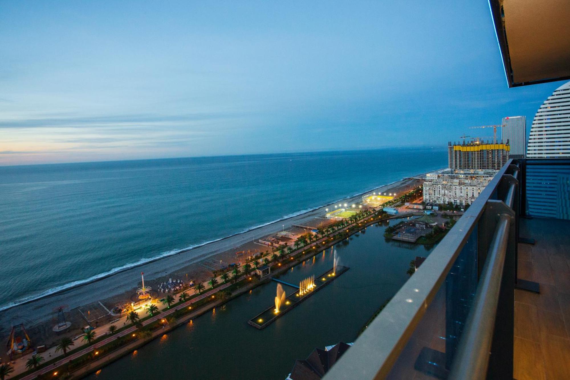 Orbi City Sea View Батуми Екстериор снимка
